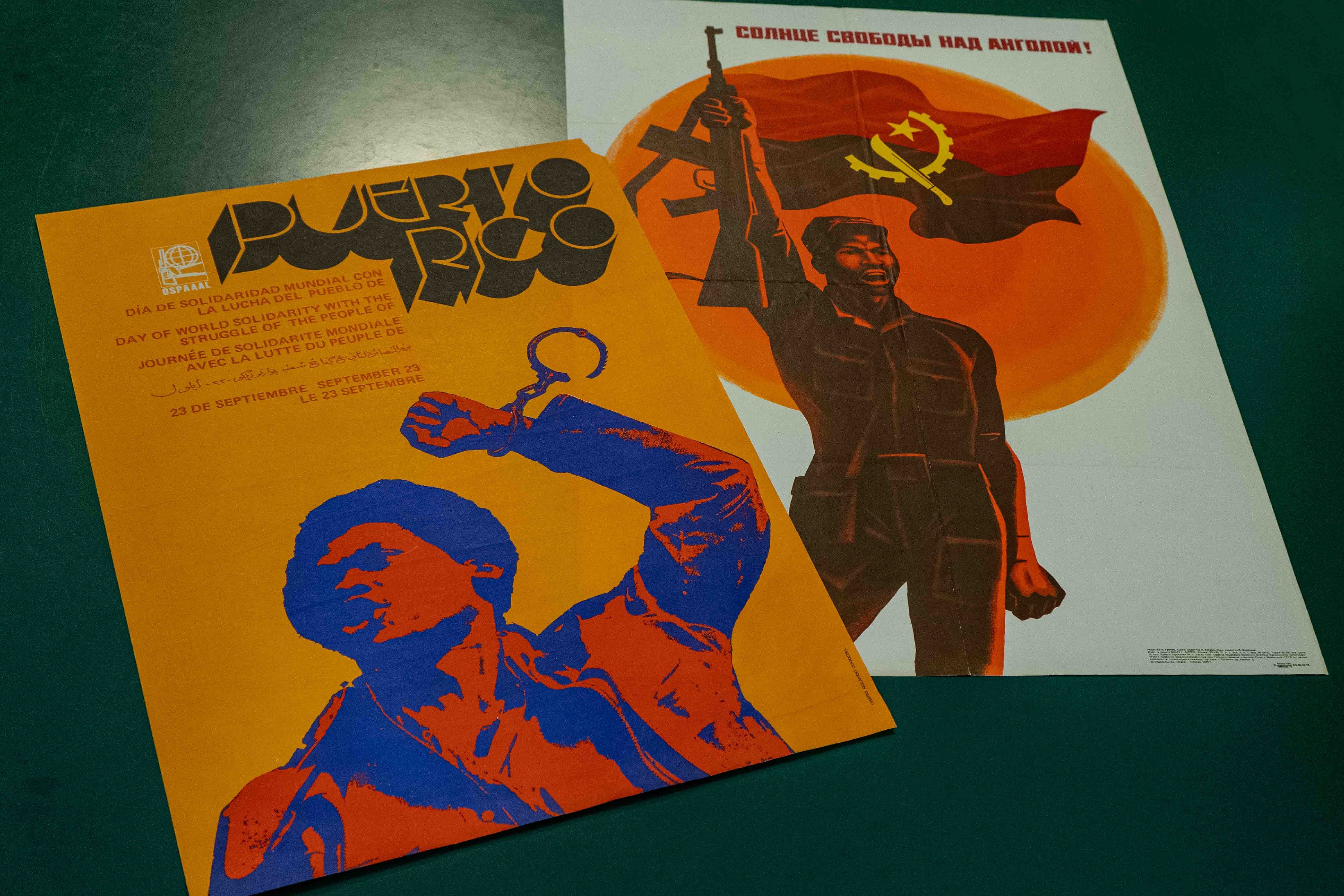 КАК ПЛАКАТЫ ВЗЫВАЛИ К МИРУ