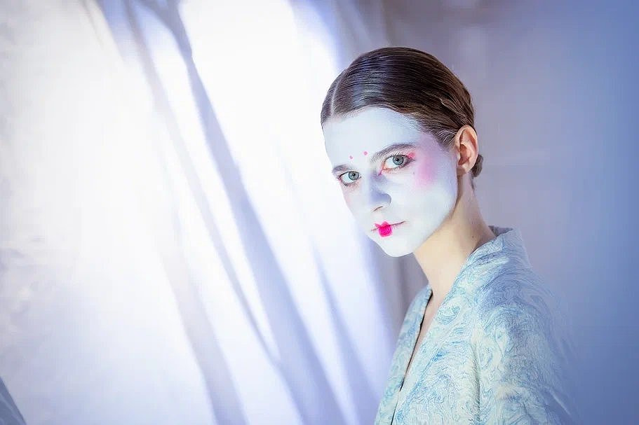 ЛЮБОВЬ НАРУШАЕТ ГРАНИЦЫ