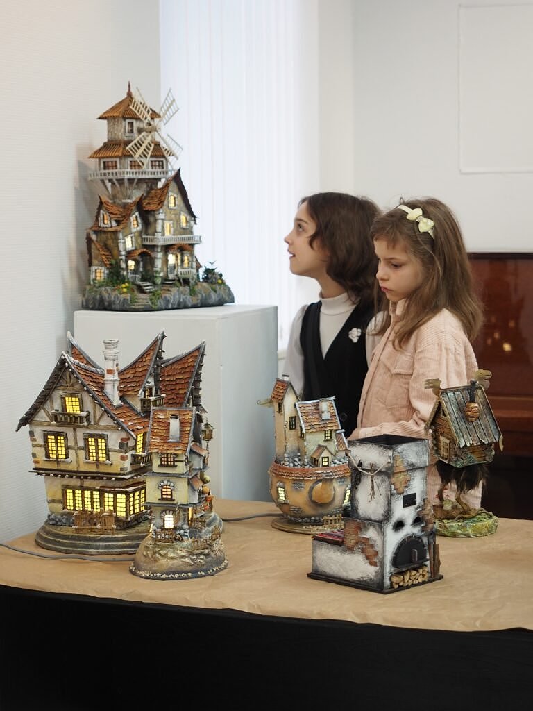 МИРЫ В МИНИАТЮРЕ