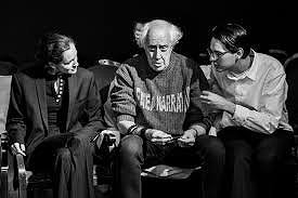 НА РУИНАХ МИРА