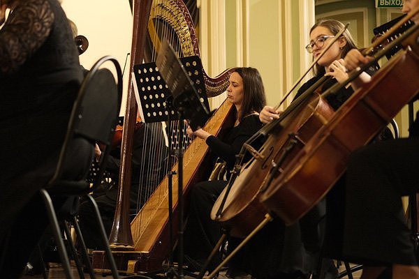 ОТ МУСОРГСКОГО К ЛА-ЛА ЛЕНДУ