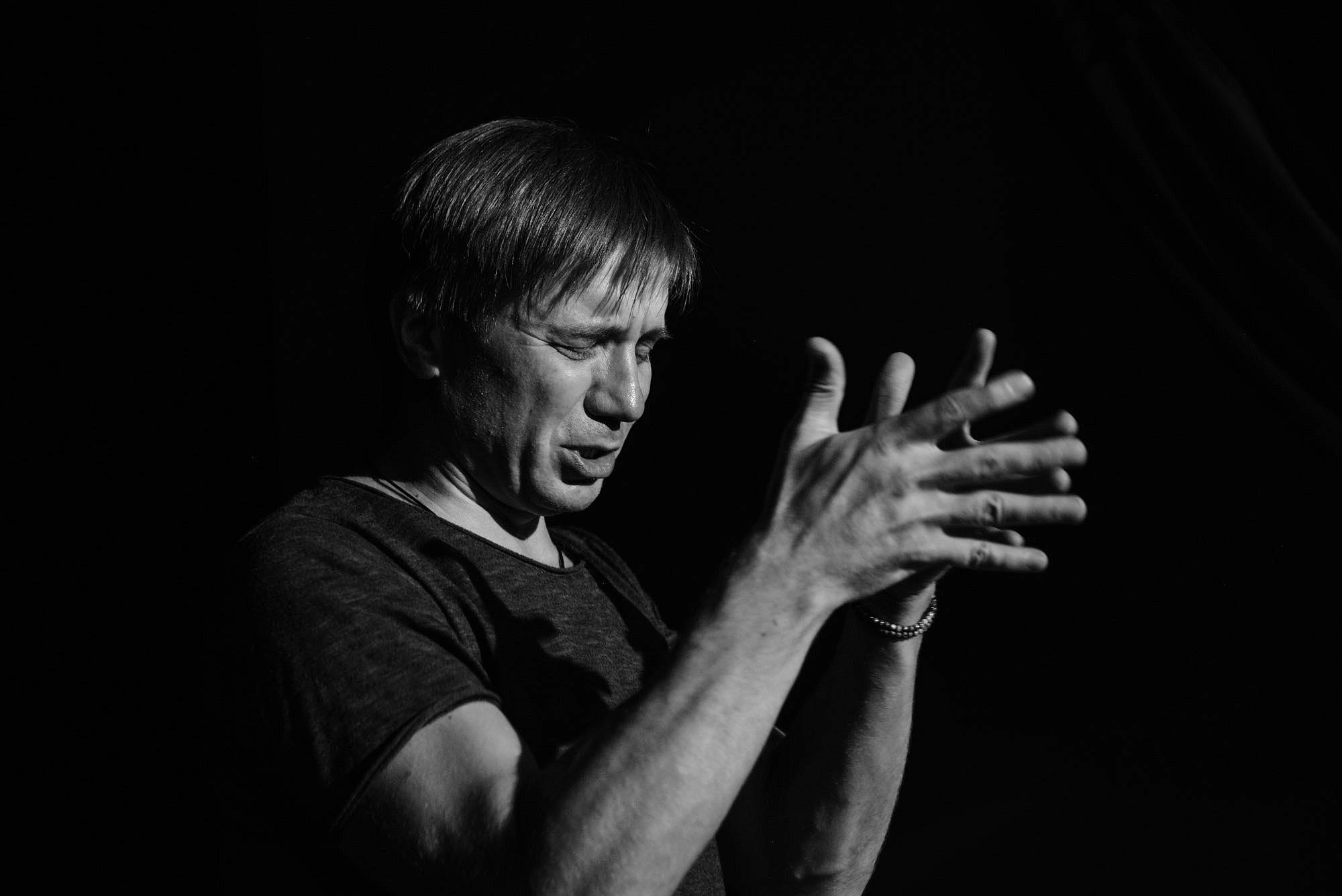 ПОЮЩИЙ НАИЗНАНКУ. Арт-проект ЭтаJерка: Культурный гид Санкт-Петербурга