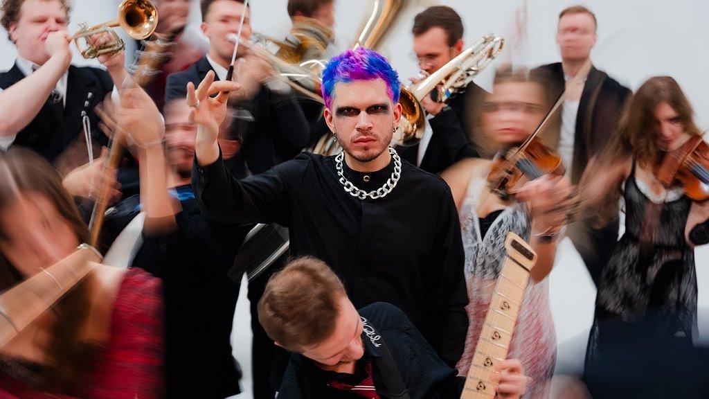 ЩЕЛКУНЧИК ПОД ЭЛЕКТРОГИТАРУ